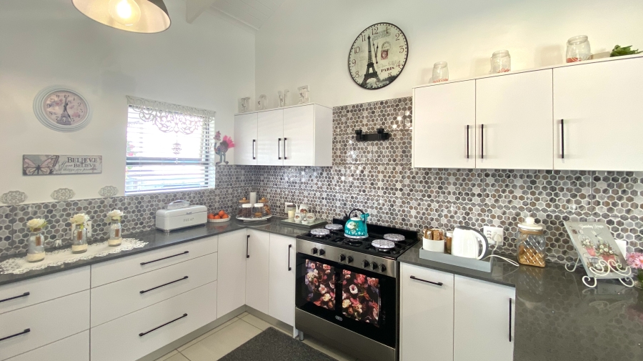 3 Bedroom Property for Sale in Atlantic Shores Beachfront Estate Western Cape